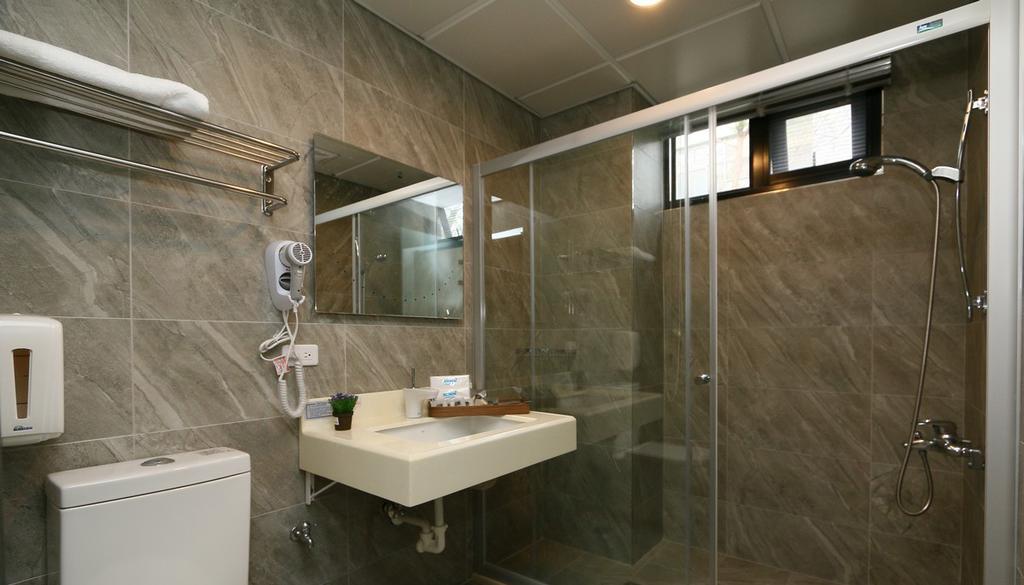 แฮปปี้เนส210 บีแอนด์บี Bed & Breakfast ตงชาน ภายนอก รูปภาพ